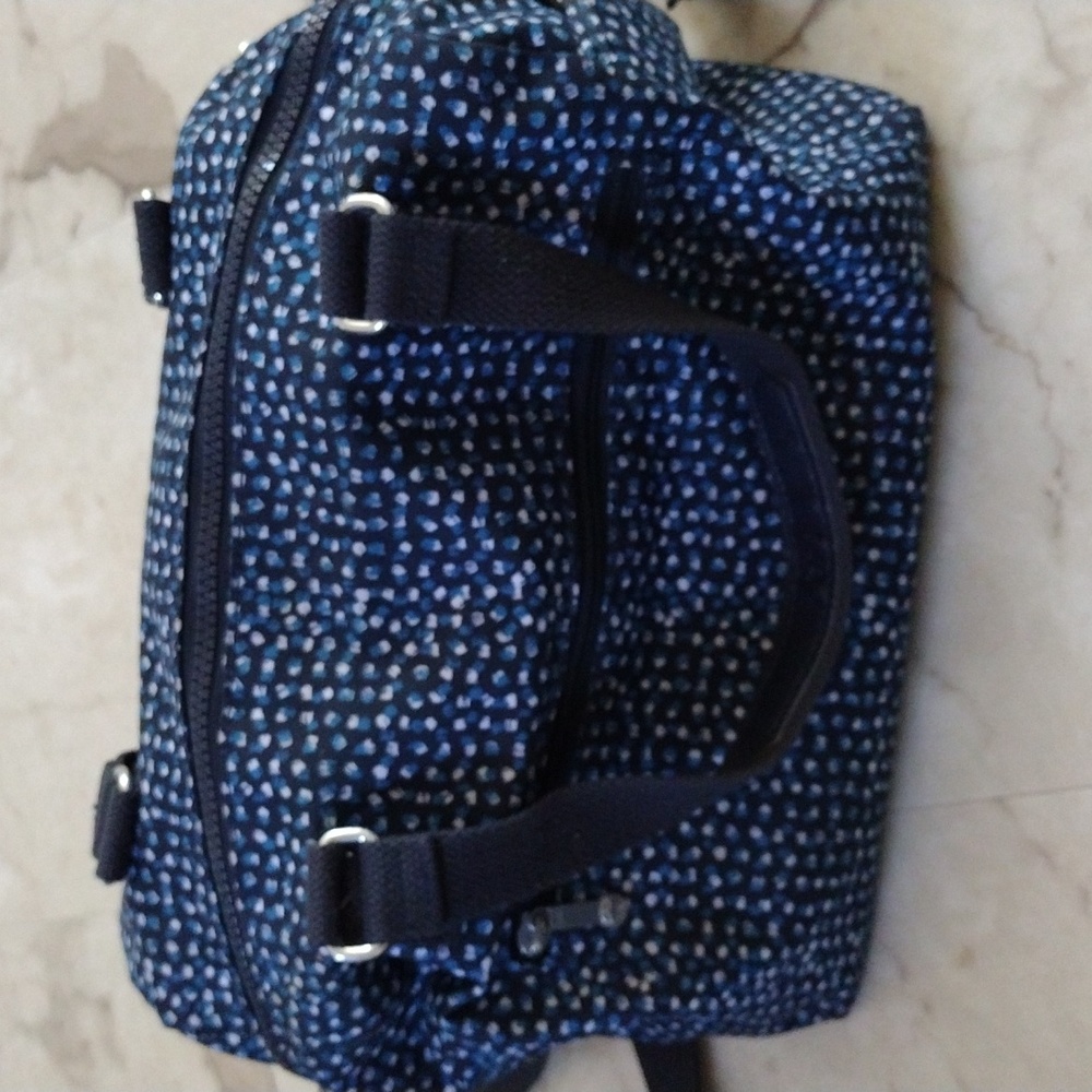 Kipling Purse With Monkey Keychain. - image 7